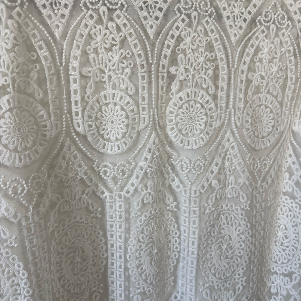 Cupcakes & Cashmere White Bell Sleeve Embroidered Dress - Small - NEW! - Picture 11 of 12